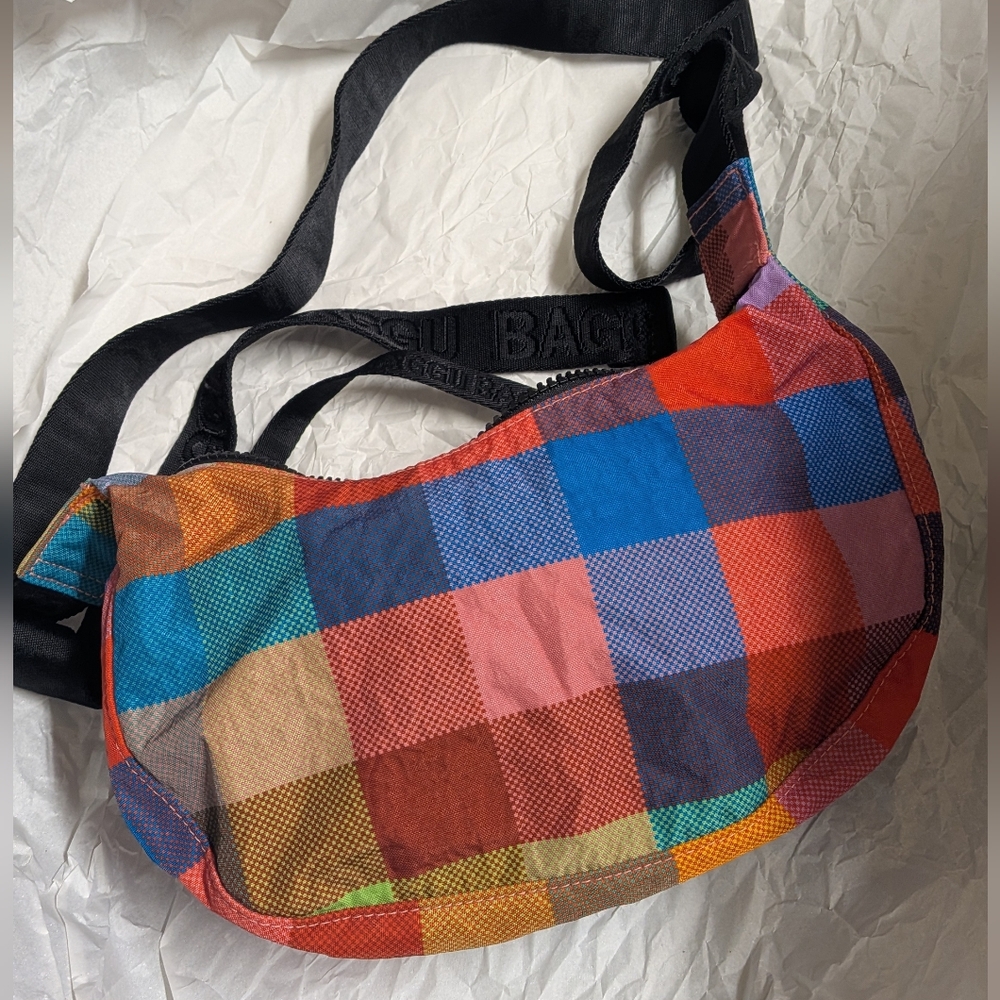 Baggu madras small crescent